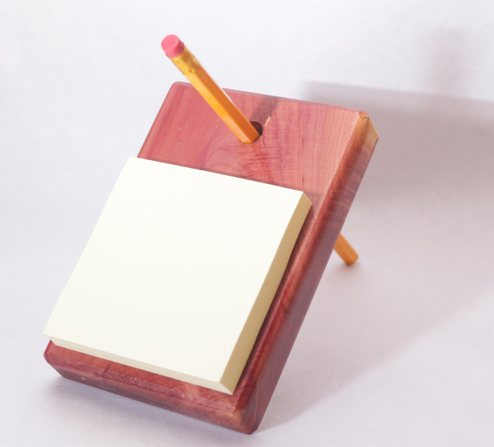 Cedar Note Minder